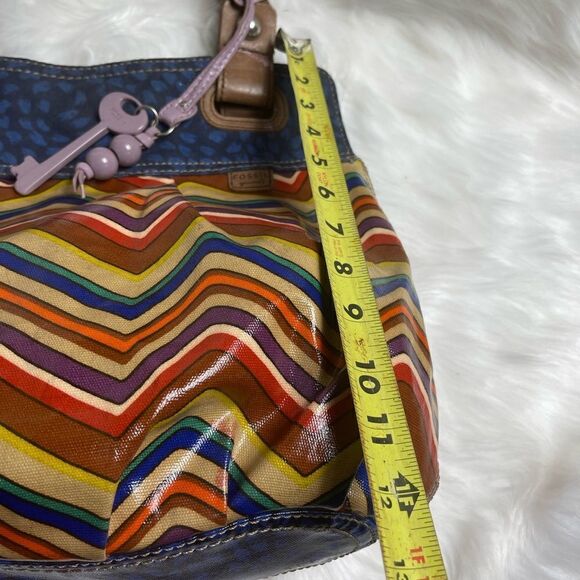 Fossil key Per multi color zigzag coated canvas ltote with blue & brown … - Picture 6 of 14
